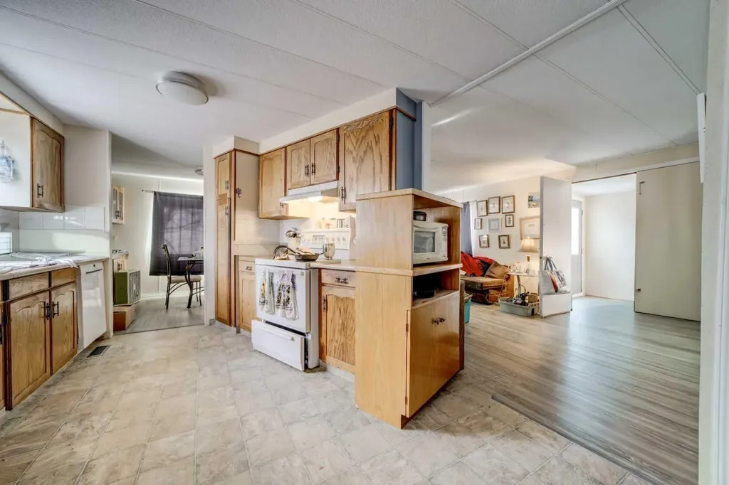 1410 43 Street S Lethbridge AB T1K 3S5
