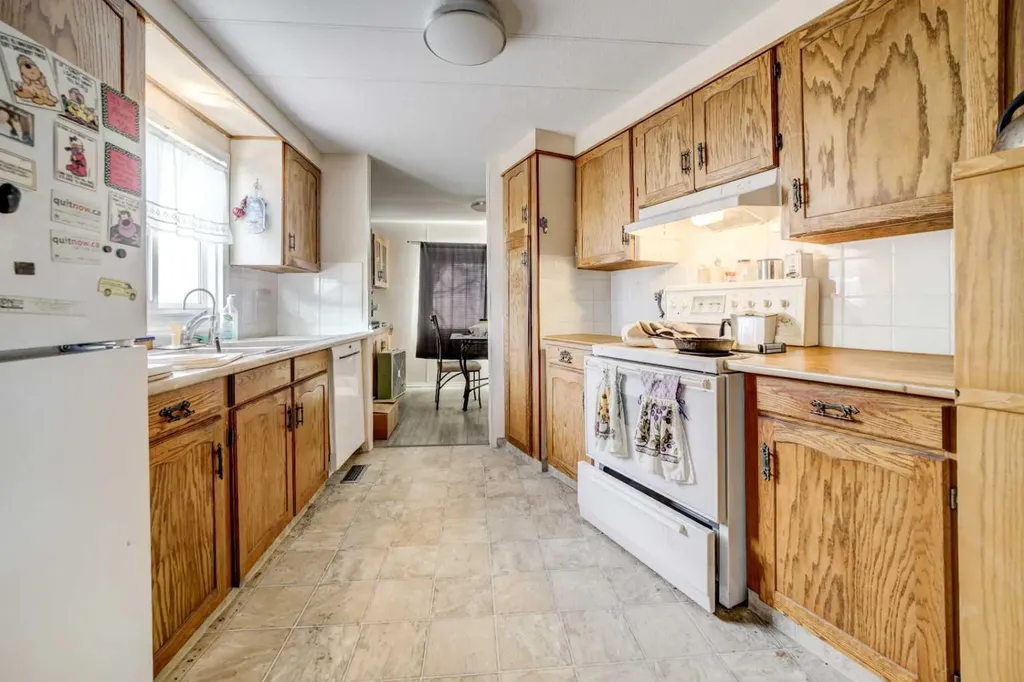 1410 43 Street S Lethbridge AB T1K 3S5