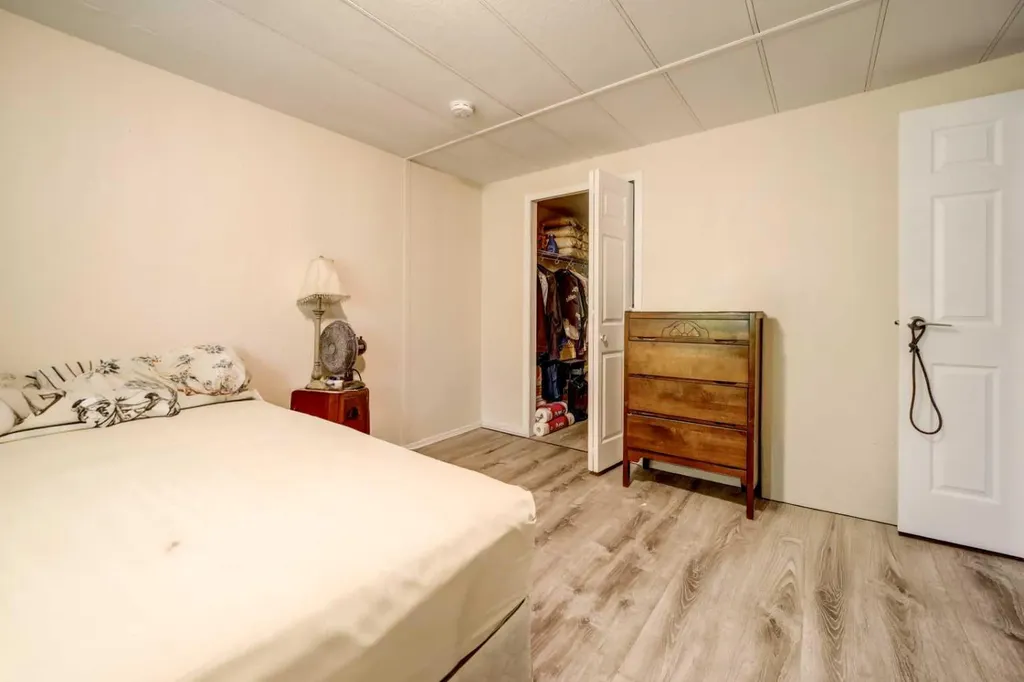 1410 43 Street S Lethbridge AB T1K 3S5