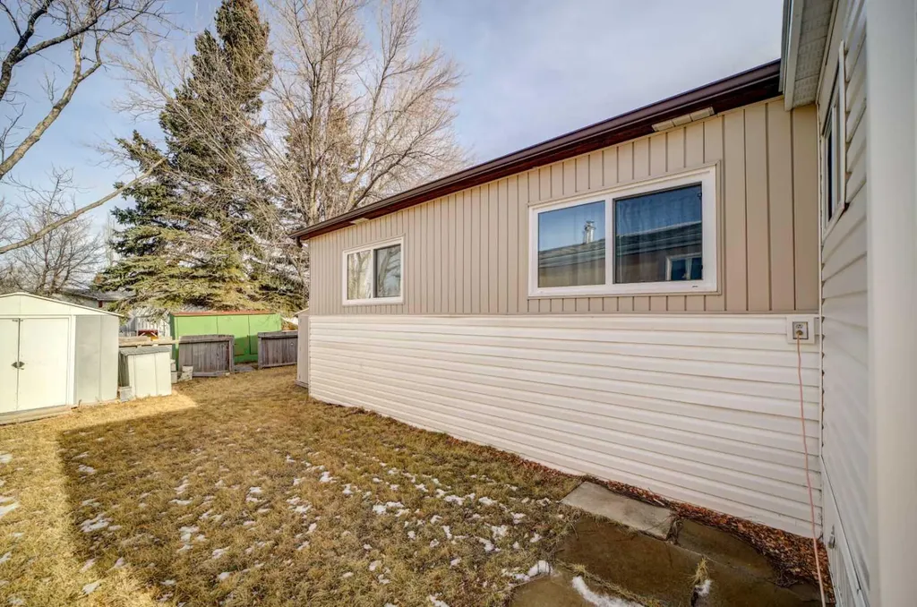 1410 43 Street S Lethbridge AB T1K 3S5
