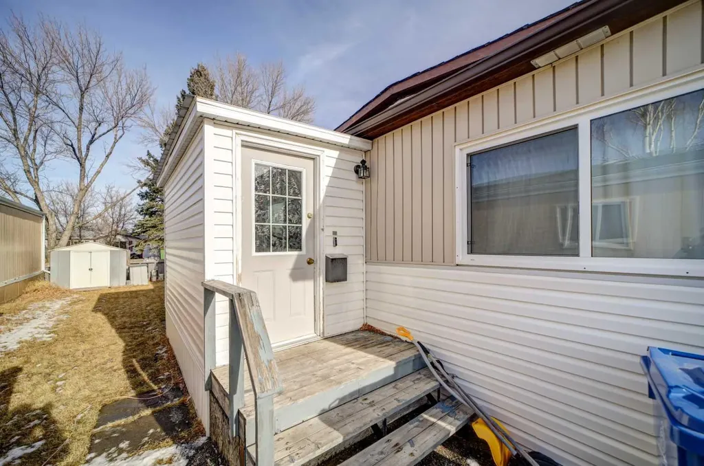 1410 43 Street S Lethbridge AB T1K 3S5