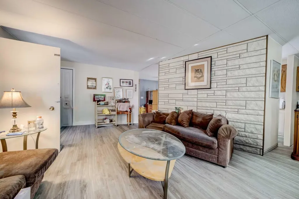 1410 43 Street S Lethbridge AB T1K 3S5