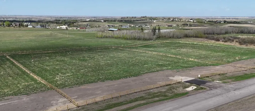 48038 295 Avenue E De Winton AB T0L 0X0
