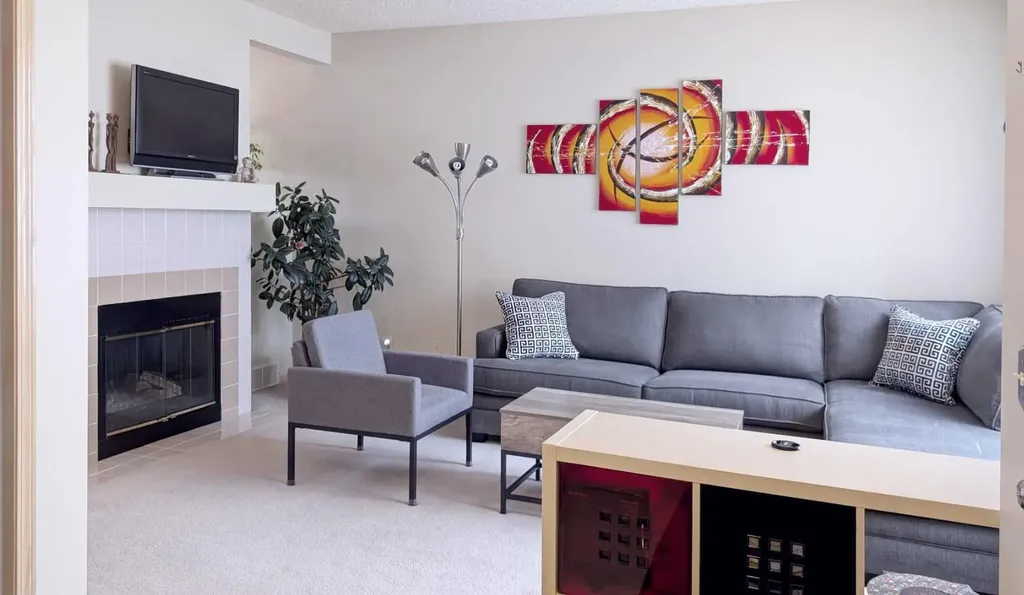 12 Shawbrooke Court SW Calgary AB T2Y 3G2