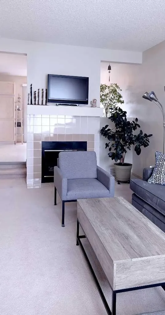 12 Shawbrooke Court SW Calgary AB T2Y 3G2