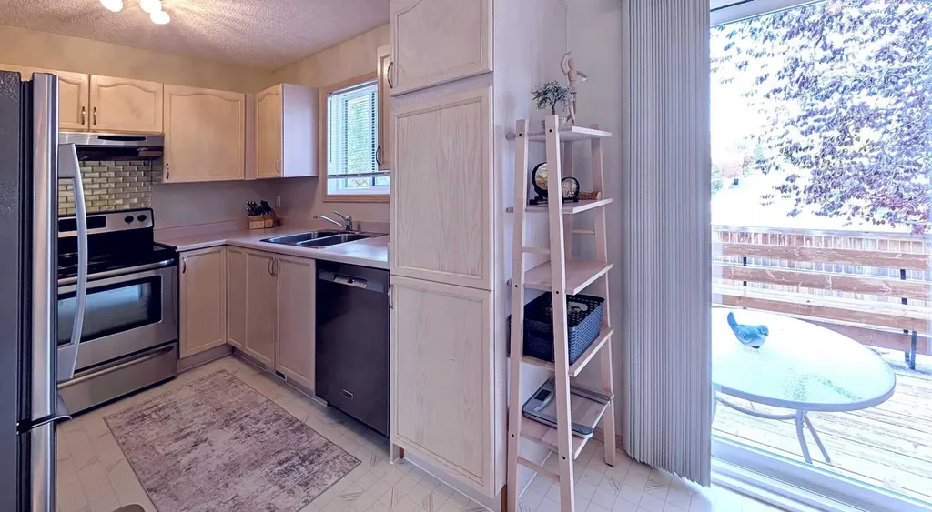 12 Shawbrooke Court SW Calgary AB T2Y 3G2