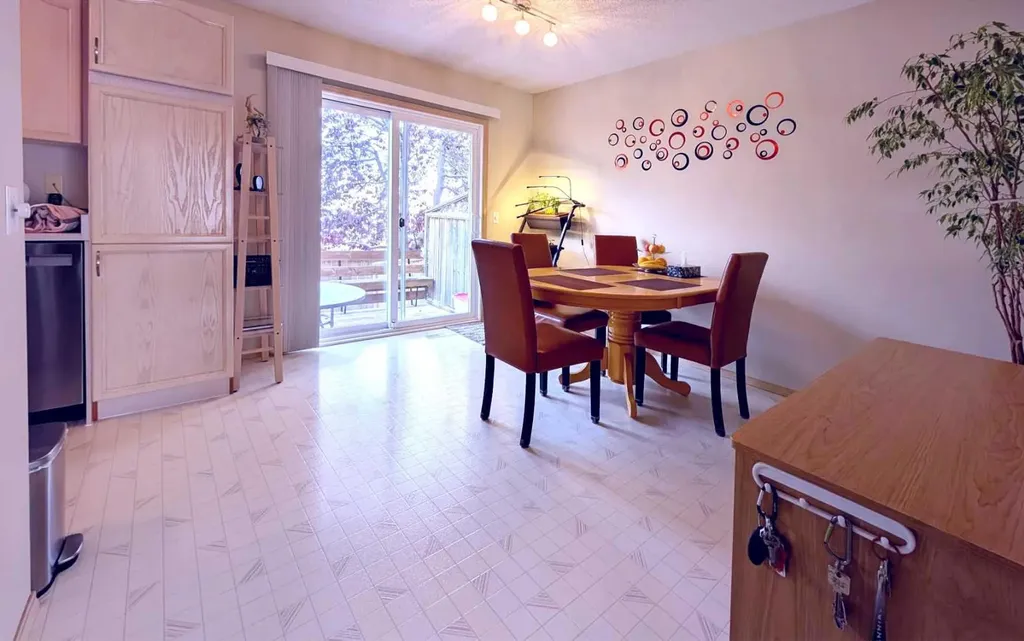 12 Shawbrooke Court SW Calgary AB T2Y 3G2