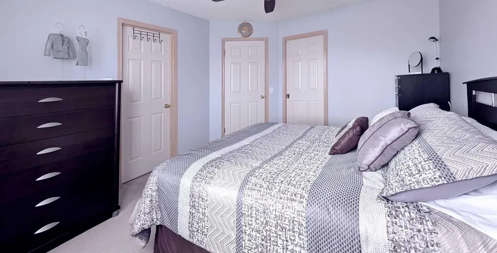 12 Shawbrooke Court SW Calgary AB T2Y 3G2