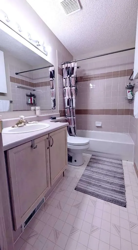 12 Shawbrooke Court SW Calgary AB T2Y 3G2