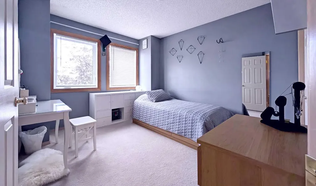 12 Shawbrooke Court SW Calgary AB T2Y 3G2