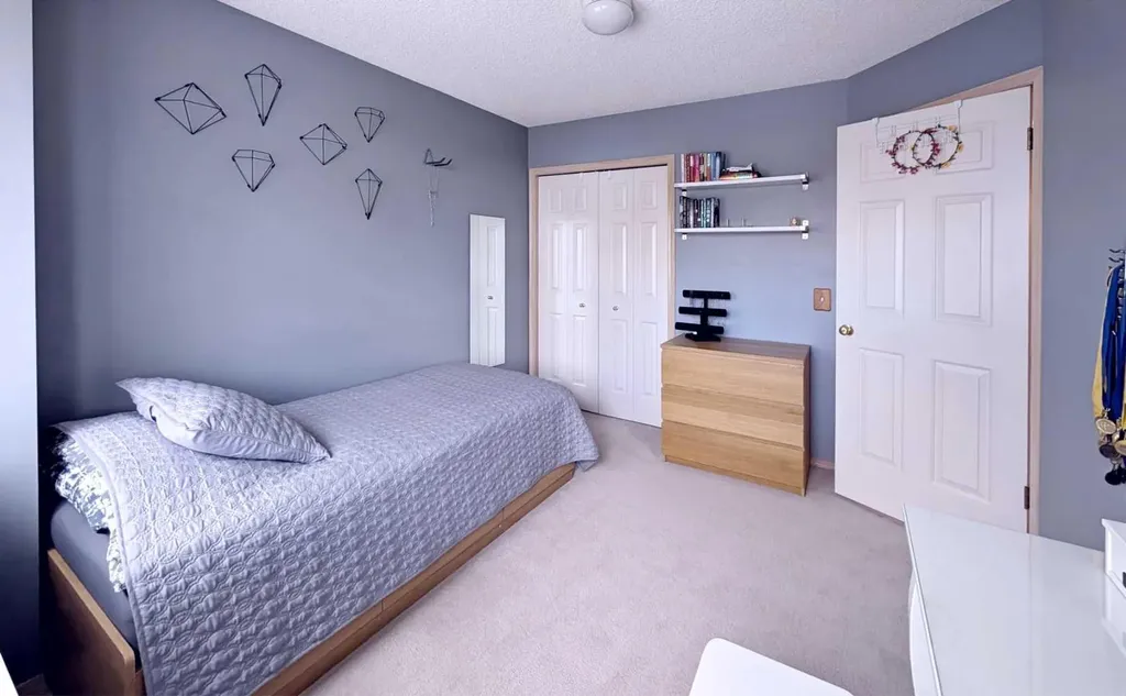12 Shawbrooke Court SW Calgary AB T2Y 3G2