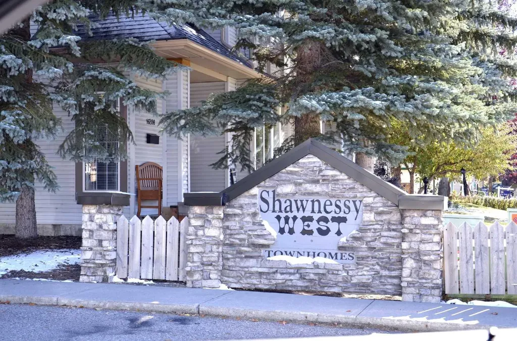 12 Shawbrooke Court SW Calgary AB T2Y 3G2