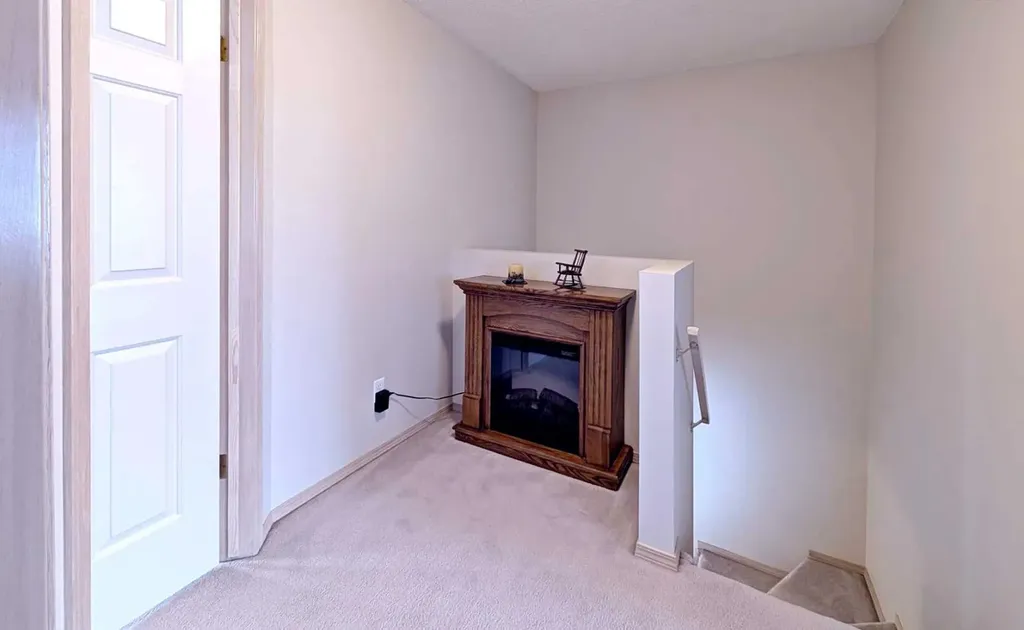 12 Shawbrooke Court SW Calgary AB T2Y 3G2