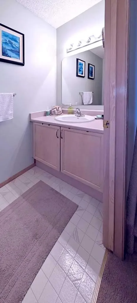 12 Shawbrooke Court SW Calgary AB T2Y 3G2