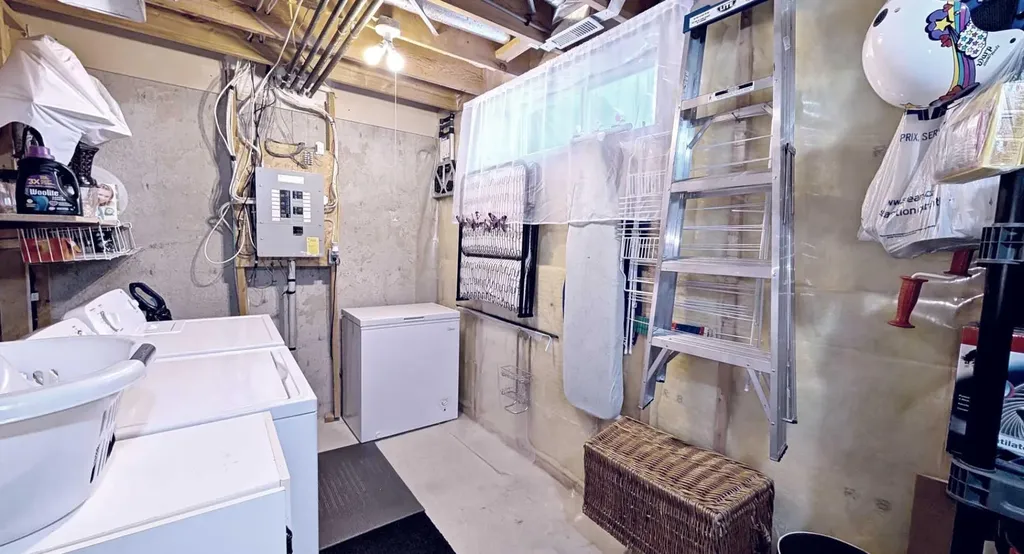 12 Shawbrooke Court SW Calgary AB T2Y 3G2