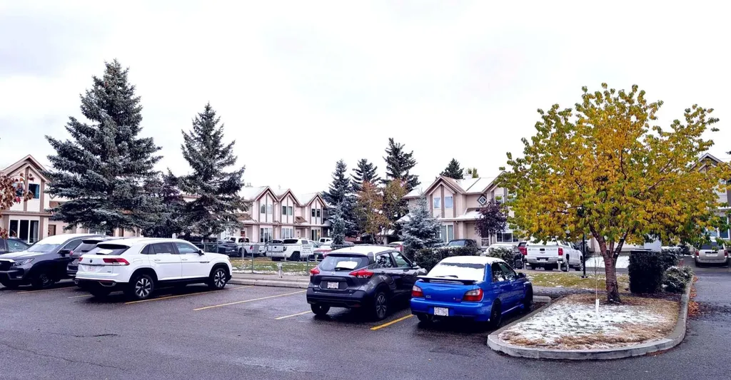 12 Shawbrooke Court SW Calgary AB T2Y 3G2