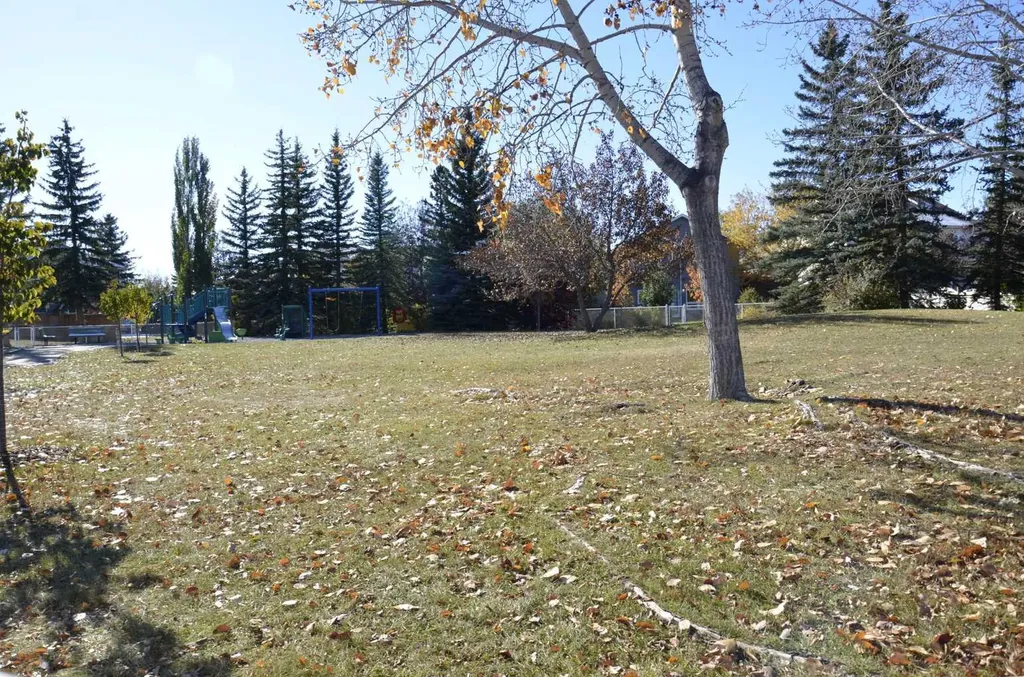 12 Shawbrooke Court SW Calgary AB T2Y 3G2