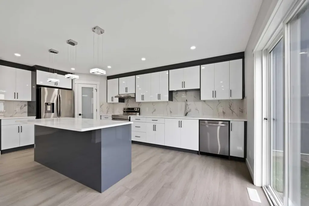 81 Saddlecrest Green NE Calgary AB T3J5N4