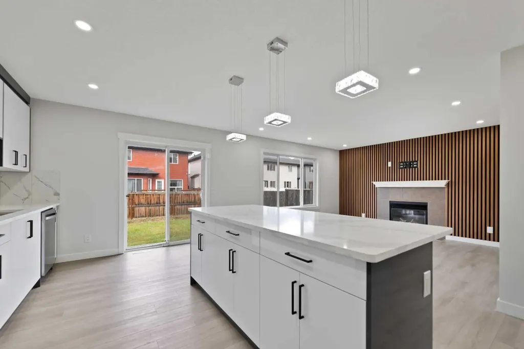 81 Saddlecrest Green NE Calgary AB T3J5N4