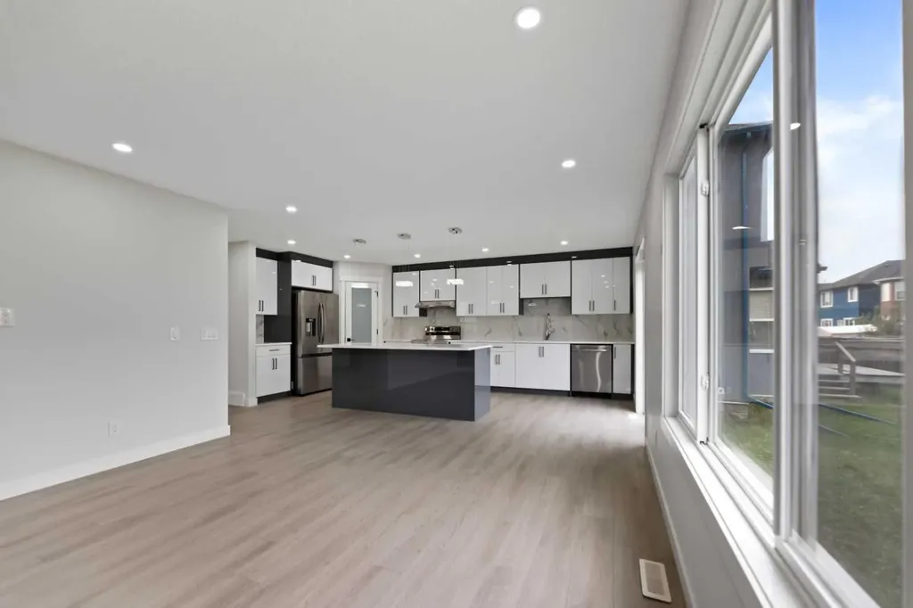 81 Saddlecrest Green NE Calgary AB T3J5N4