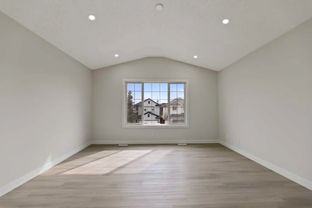 81 Saddlecrest Green NE Calgary AB T3J5N4