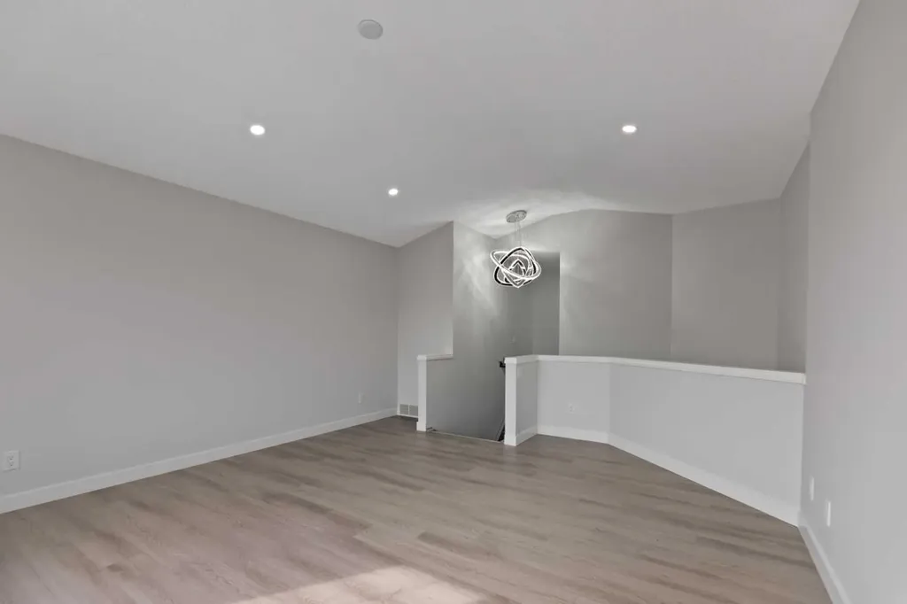 81 Saddlecrest Green NE Calgary AB T3J5N4
