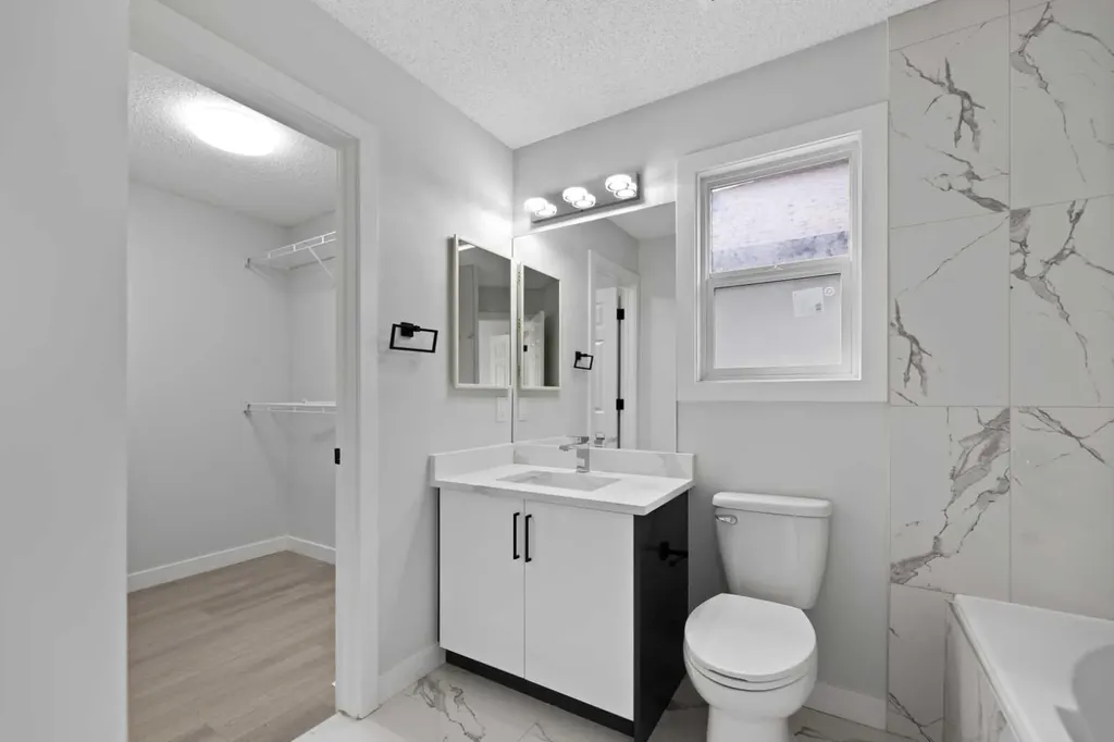 81 Saddlecrest Green NE Calgary AB T3J5N4