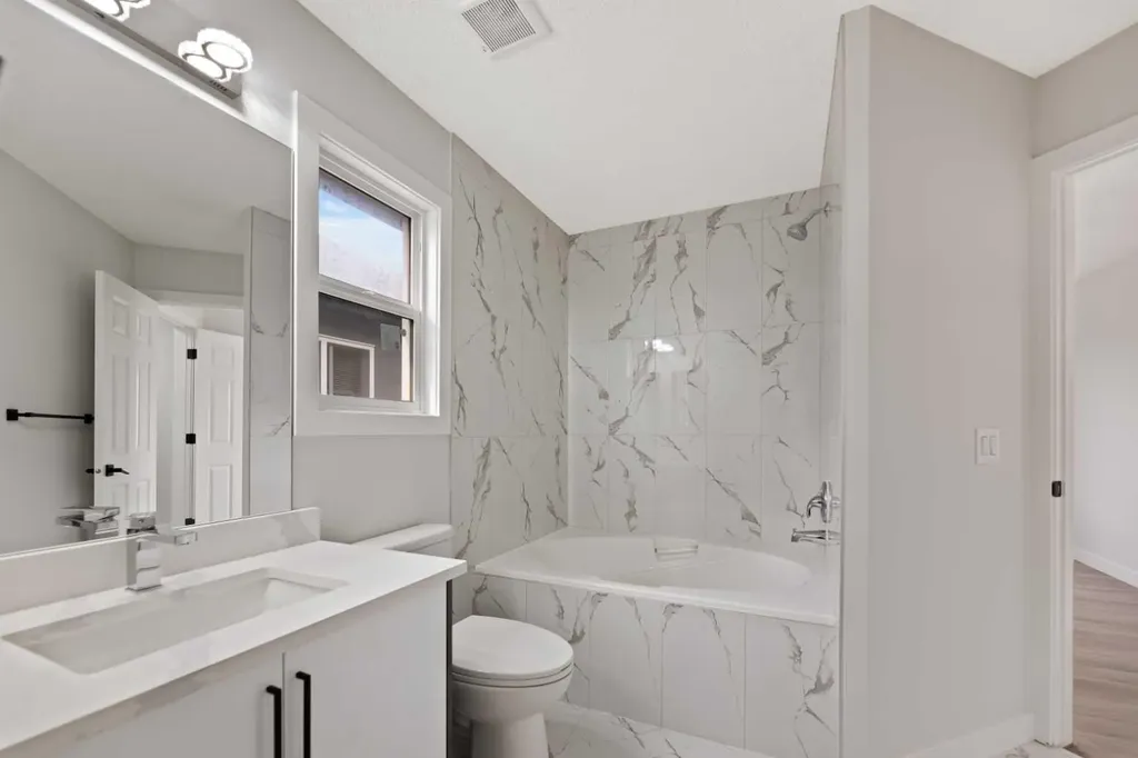81 Saddlecrest Green NE Calgary AB T3J5N4