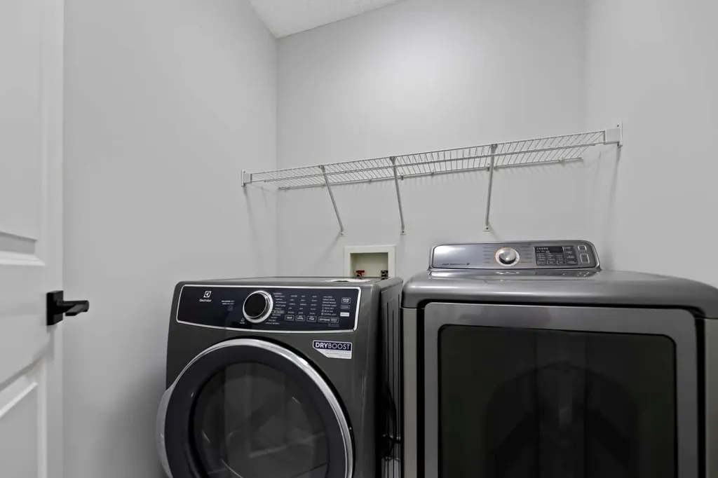 81 Saddlecrest Green NE Calgary AB T3J5N4