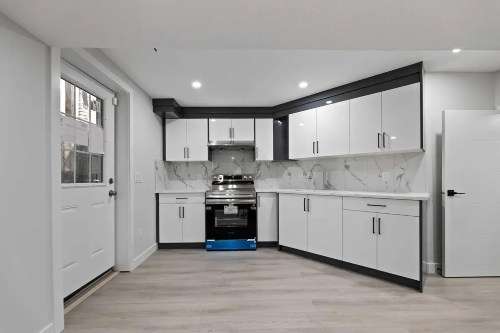 81 Saddlecrest Green NE Calgary AB T3J5N4