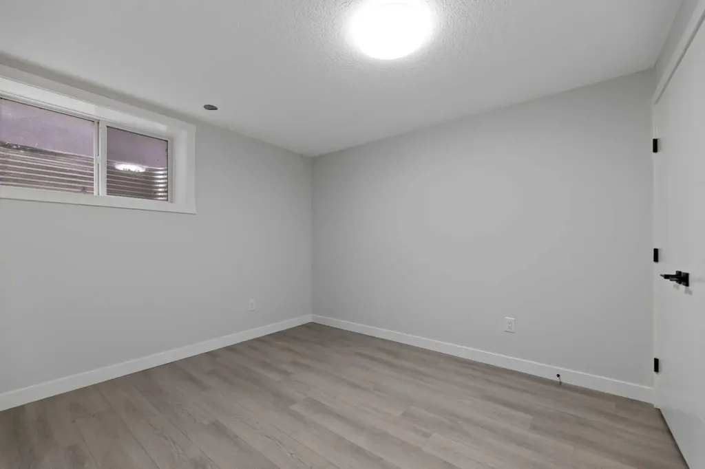81 Saddlecrest Green NE Calgary AB T3J5N4