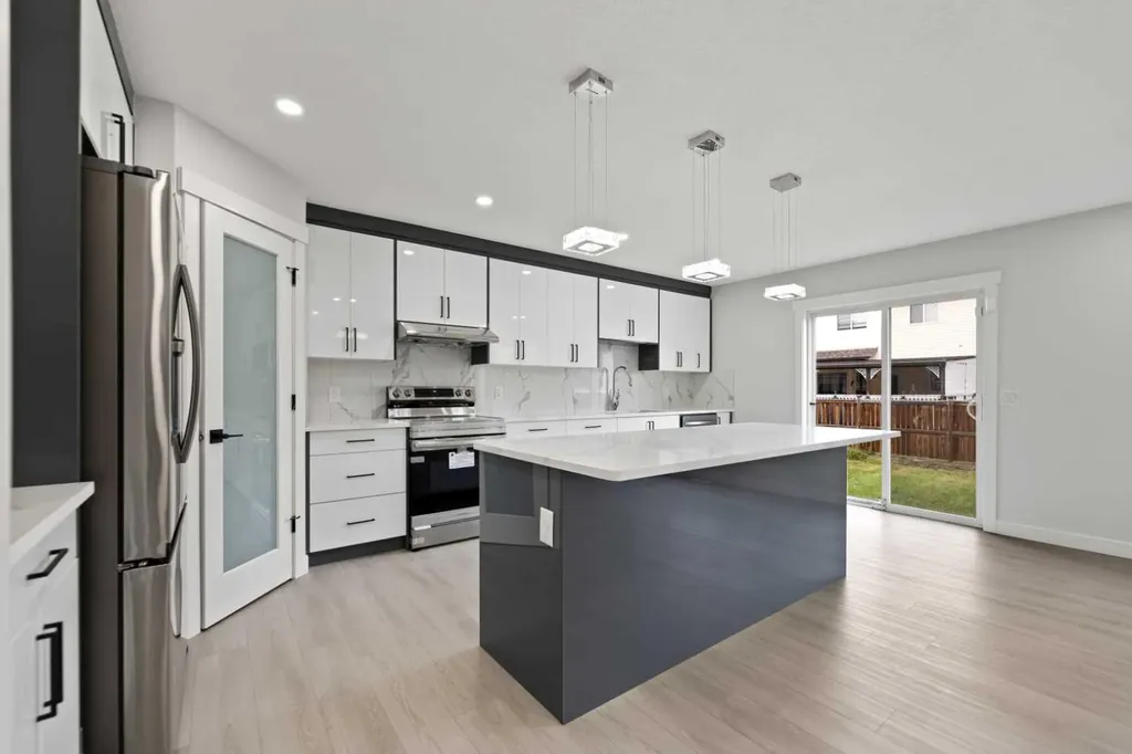 81 Saddlecrest Green NE Calgary AB T3J5N4