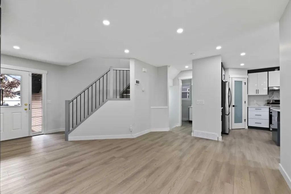 81 Saddlecrest Green NE Calgary AB T3J5N4