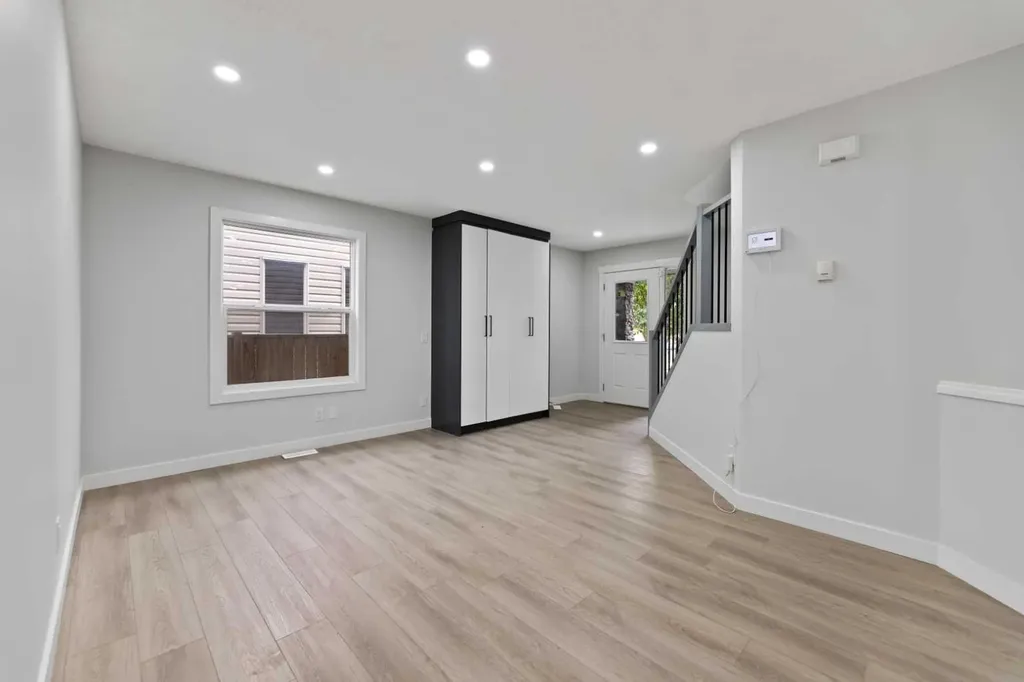 81 Saddlecrest Green NE Calgary AB T3J5N4