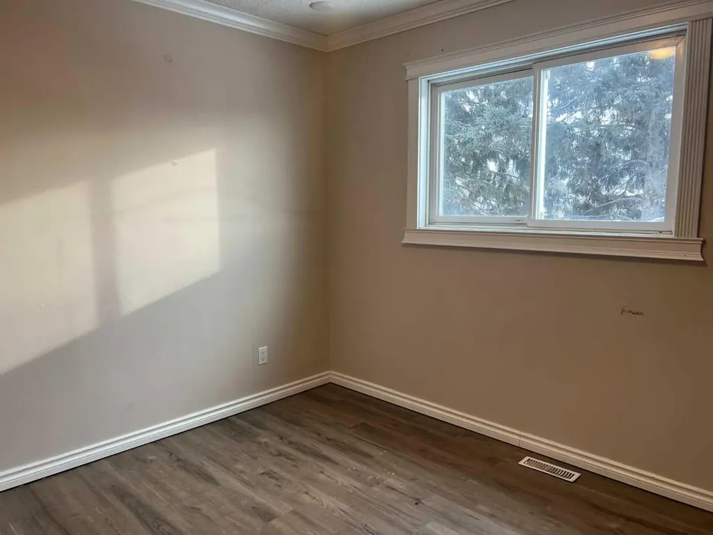 893 Timberline Fort Mcmurray AB T9K 1E9