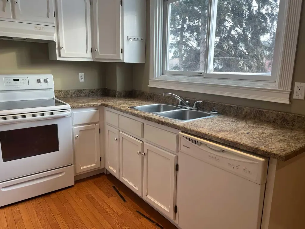 893 Timberline Fort Mcmurray AB T9K 1E9