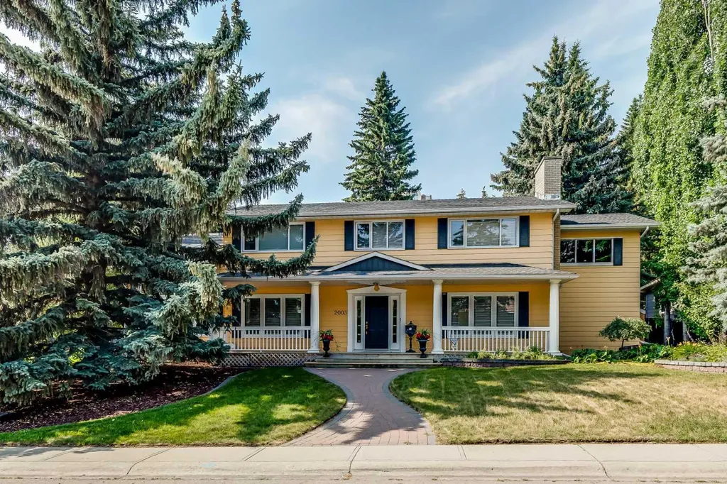 2003 Bay Shore Road SW Calgary AB T2V 3M4
