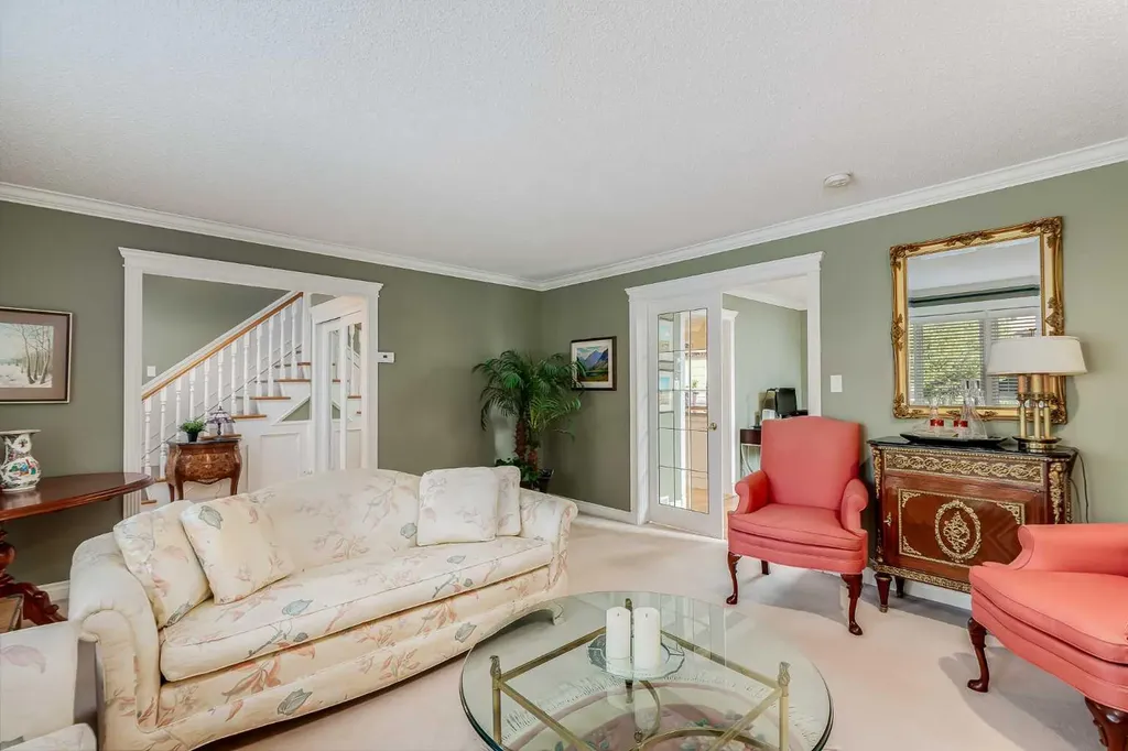 2003 Bay Shore Road SW Calgary AB T2V 3M4