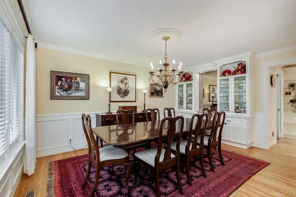 2003 Bay Shore Road SW Calgary AB T2V 3M4