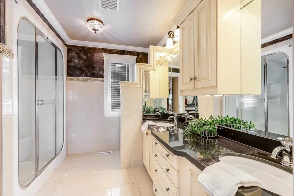 2003 Bay Shore Road SW Calgary AB T2V 3M4
