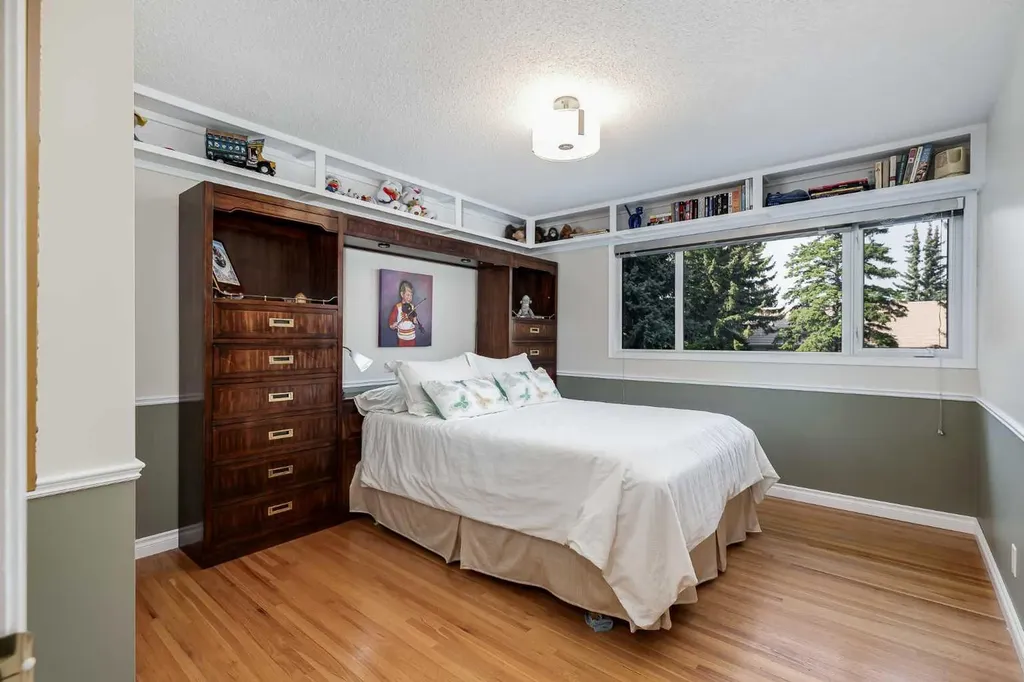 2003 Bay Shore Road SW Calgary AB T2V 3M4