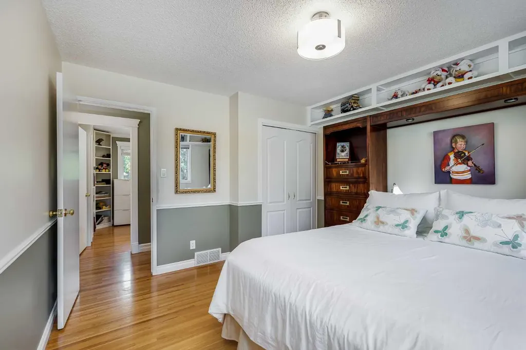 2003 Bay Shore Road SW Calgary AB T2V 3M4
