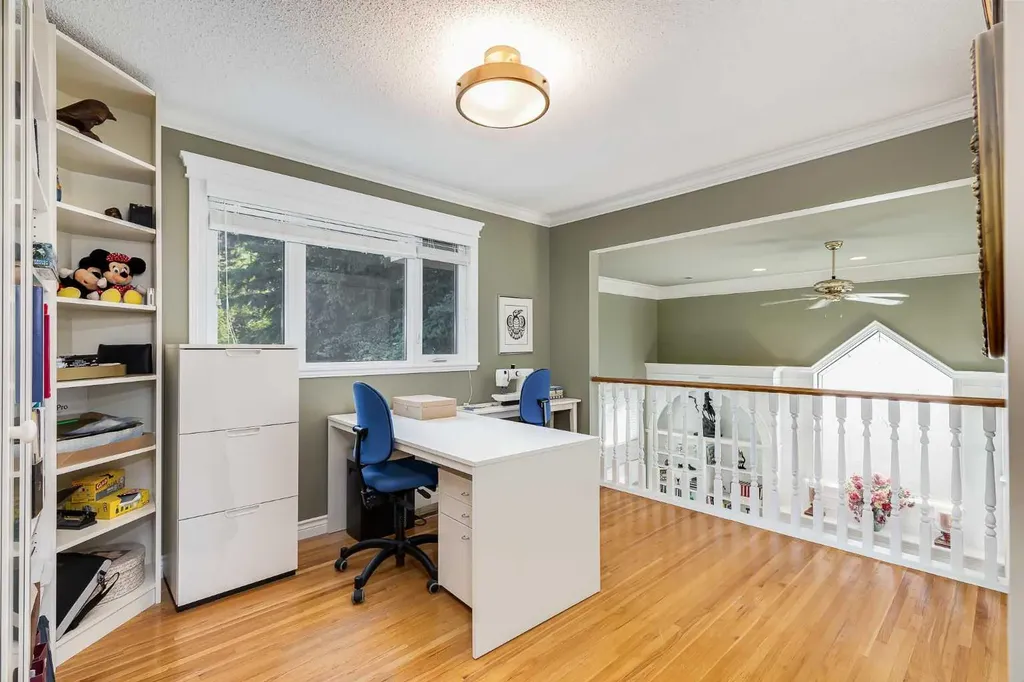 2003 Bay Shore Road SW Calgary AB T2V 3M4