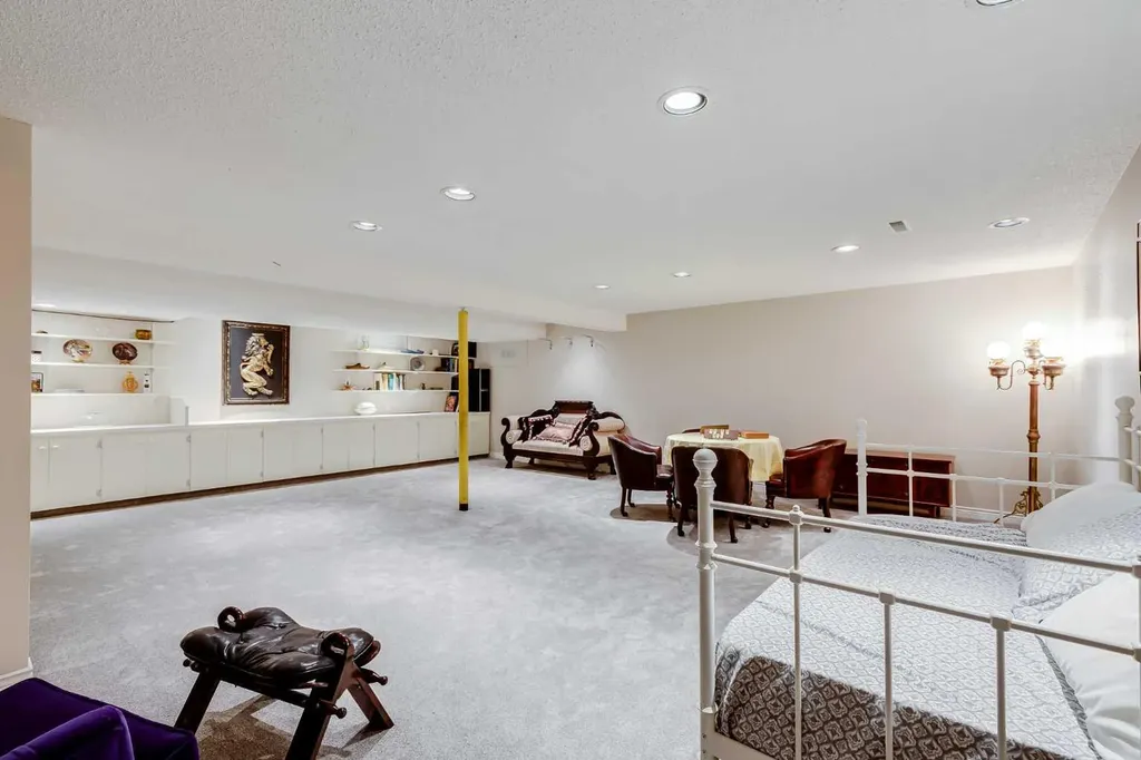 2003 Bay Shore Road SW Calgary AB T2V 3M4