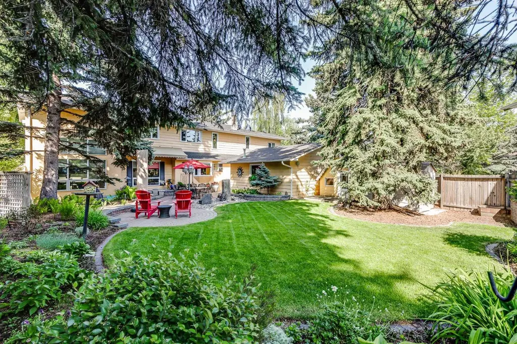 2003 Bay Shore Road SW Calgary AB T2V 3M4