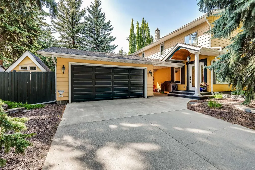 2003 Bay Shore Road SW Calgary AB T2V 3M4