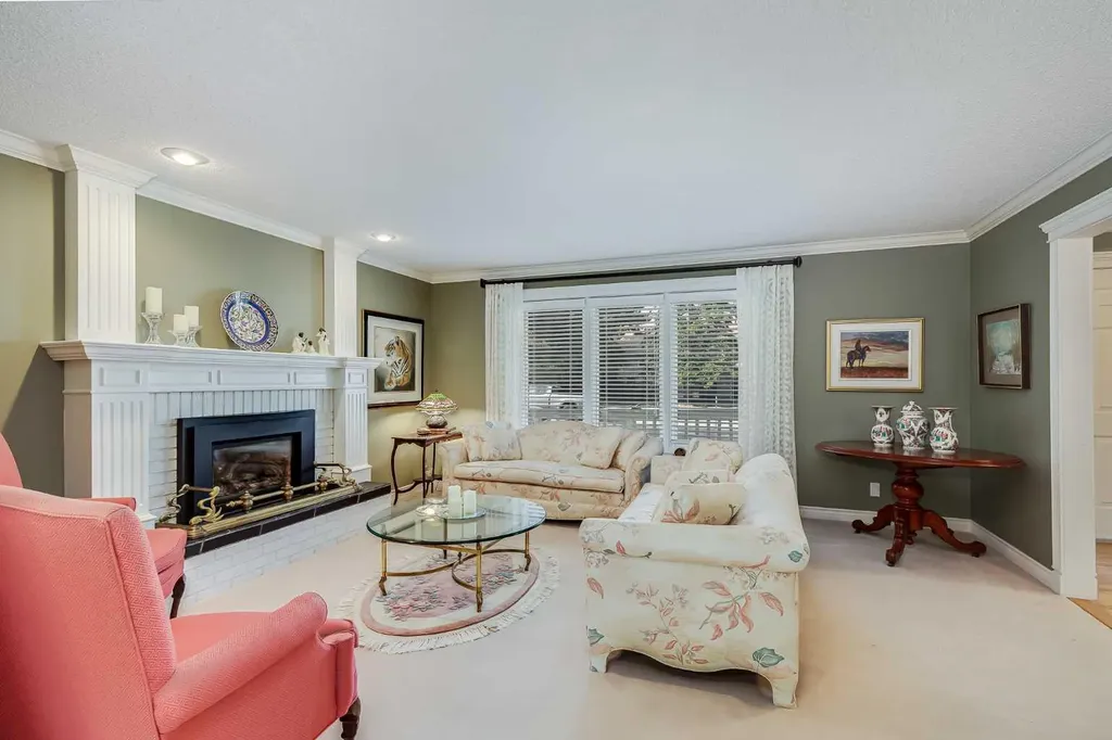 2003 Bay Shore Road SW Calgary AB T2V 3M4