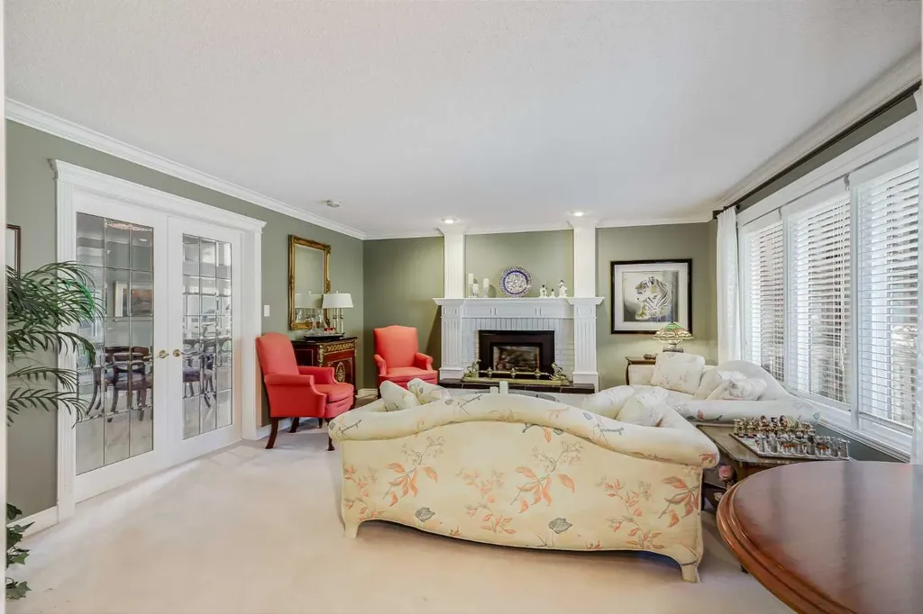 2003 Bay Shore Road SW Calgary AB T2V 3M4