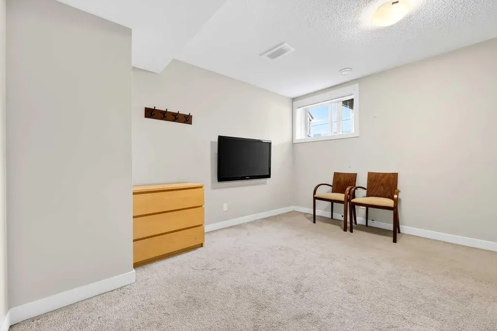 403 Sage Hill Grove NW Calgary AB T3R 0Z8