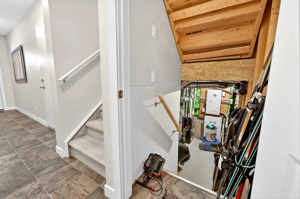403 Sage Hill Grove NW Calgary AB T3R 0Z8